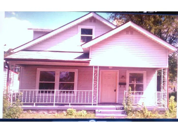 1155 N Belleview Pl photo 1