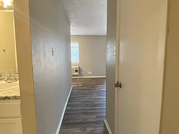 3rd image of 102 Maryland St APT 4