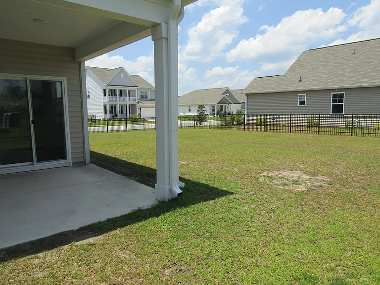 2165 Ainsley Dr — Photo 34