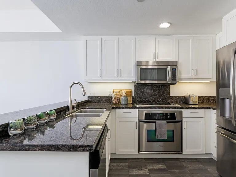875 G St #405 — Photo 2