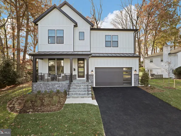 202 Harmony Dr SW, Vienna, VA 22180