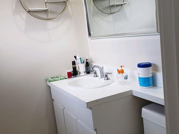 3rd image of 8425 Lotus Ave #8425
