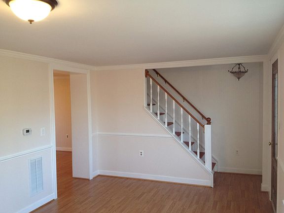 5th image of 136 Chesapeake Estates Dr