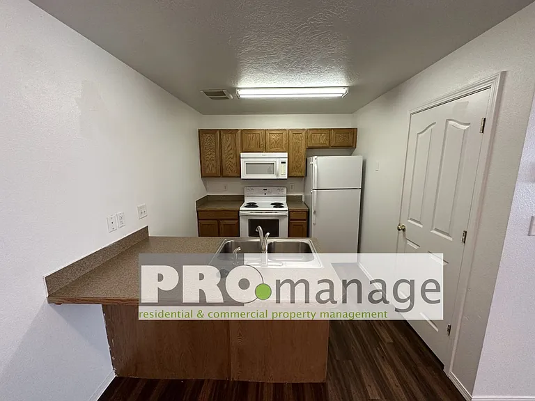 2592 Prospect Dr. — Photo 2