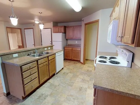 600 Meadow Ridge Loop NW #201, Mandan, ND 58554