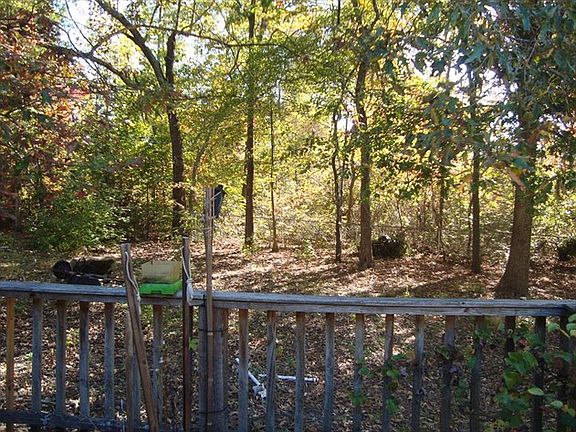4th image of 137 Helen Ave