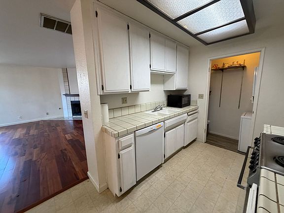 4th image of 9672 Gage St