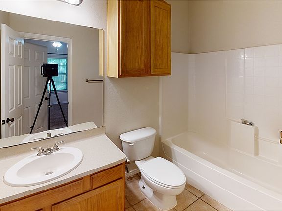 2nd image of 3606 Oldenburg Ct