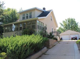 2046 Margaret St, Saint Paul, MN 55119