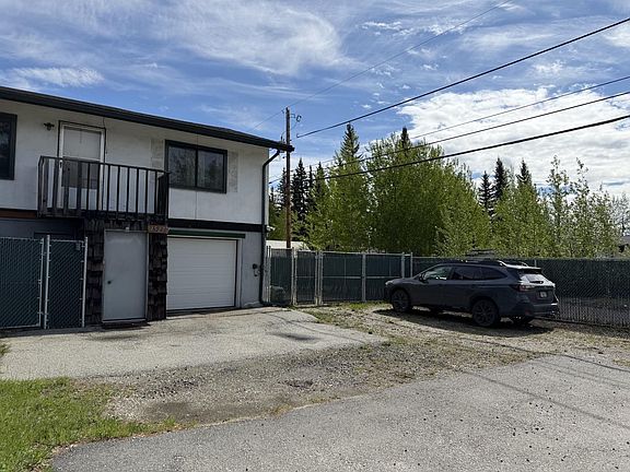 2nd image of 1527 Aurora Dr