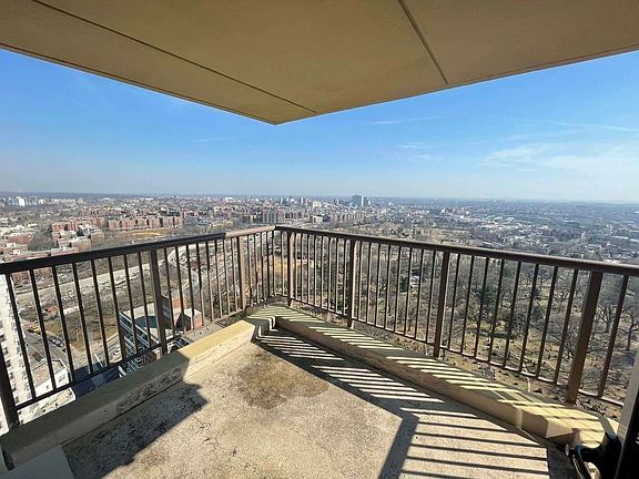 4th image of 12333 83rd Ave APT 3004