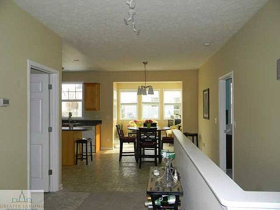 2nd image of 463 E Avocet Dr