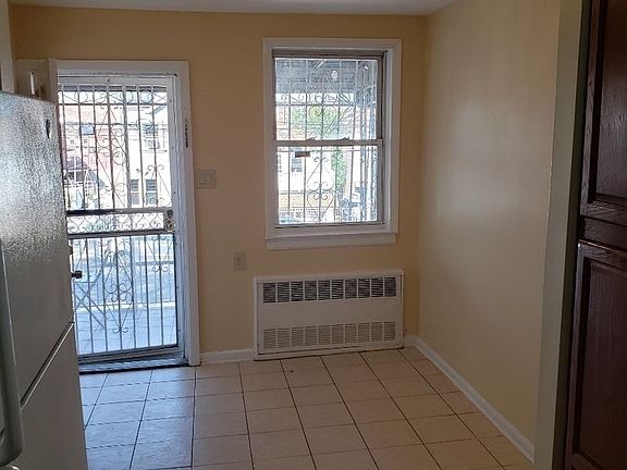 5th image of 714 E 83rd St #B