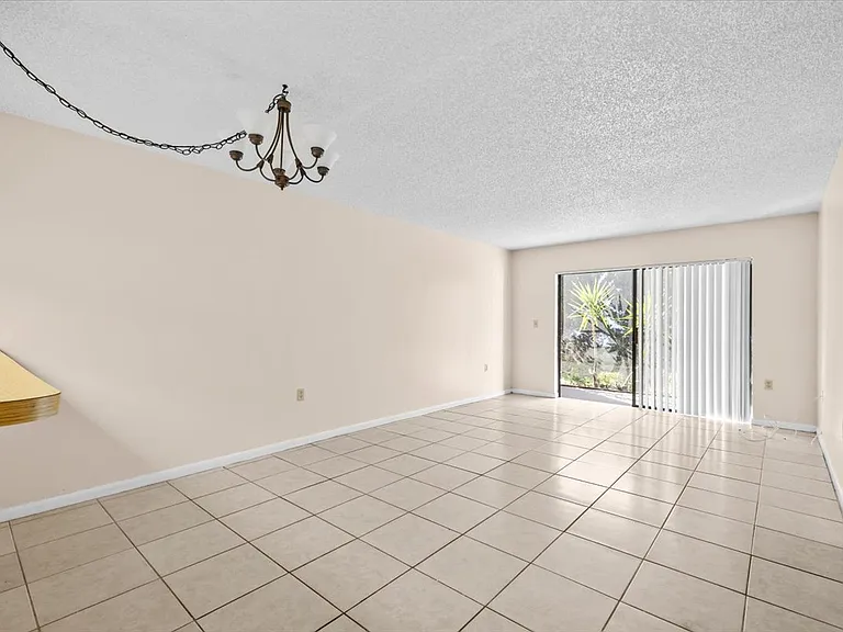 Dining / Living Room