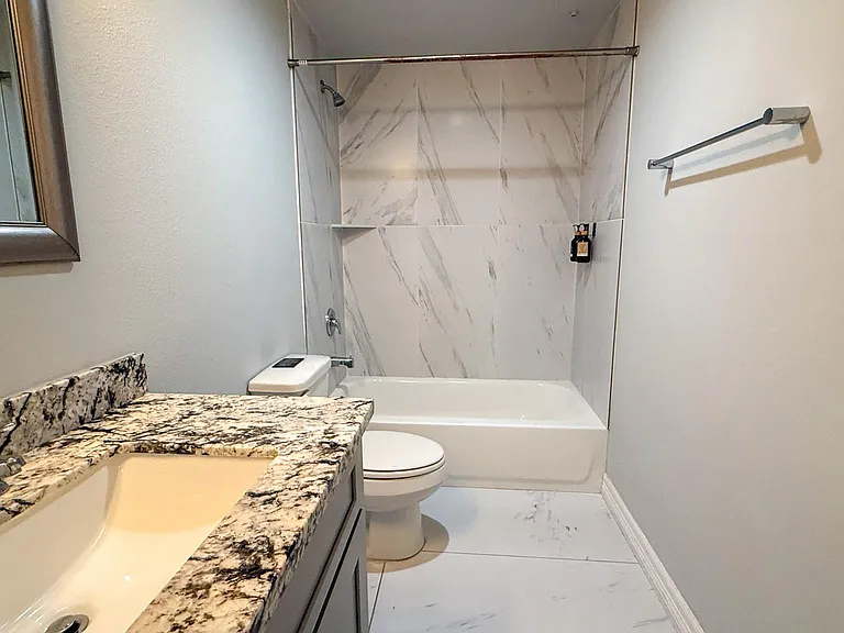 7823 Gladstone St #B2 — Photo 16