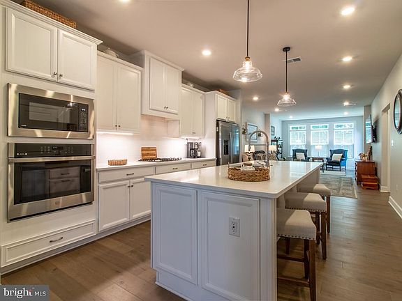 2nd image of 22152 Dune Cir #33