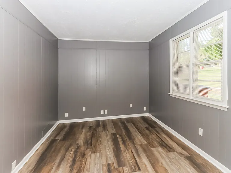 1392185_017_living_room_13121584.jpg