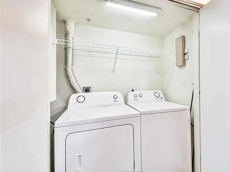529 SW Parkway #203 — Photo 34
