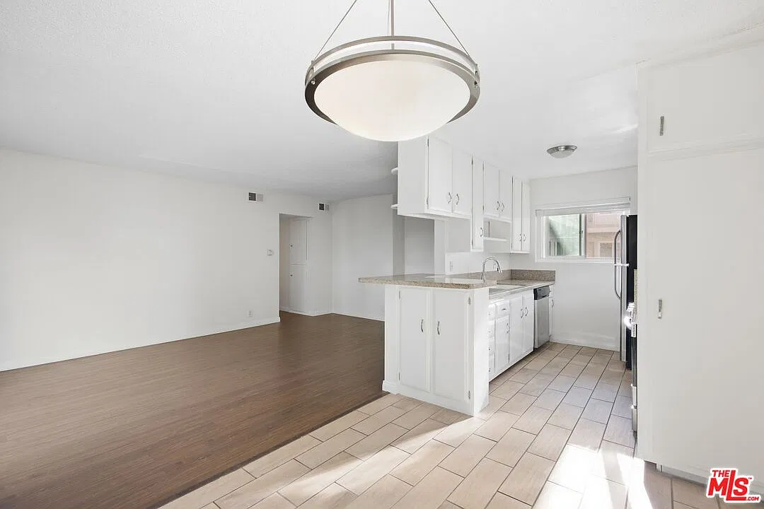 3 bed, 2.0 bath, 1500 sqft, $3,695 — Photo 4