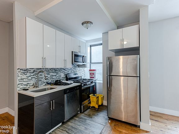 3rd image of 290 E 149th St #4