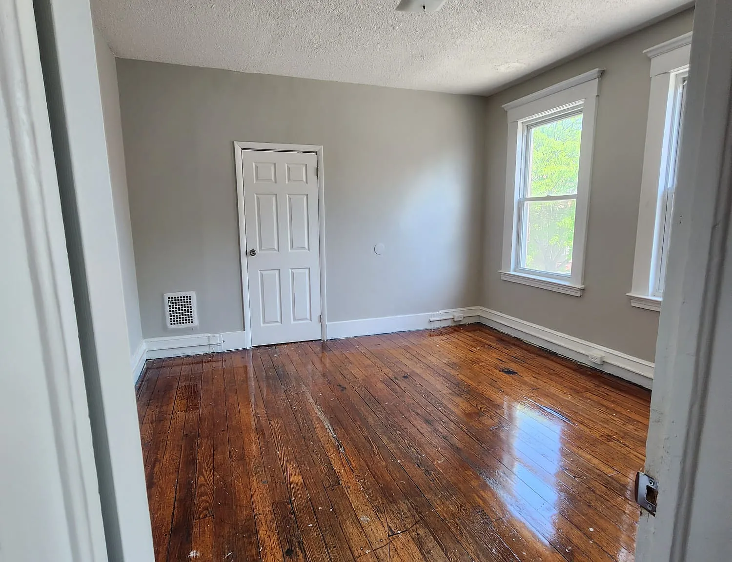 52 Dickerman St — Photo 3