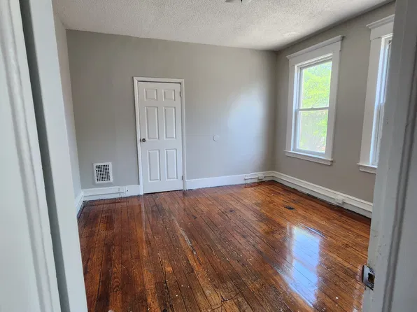 52 Dickerman St, New Haven, CT