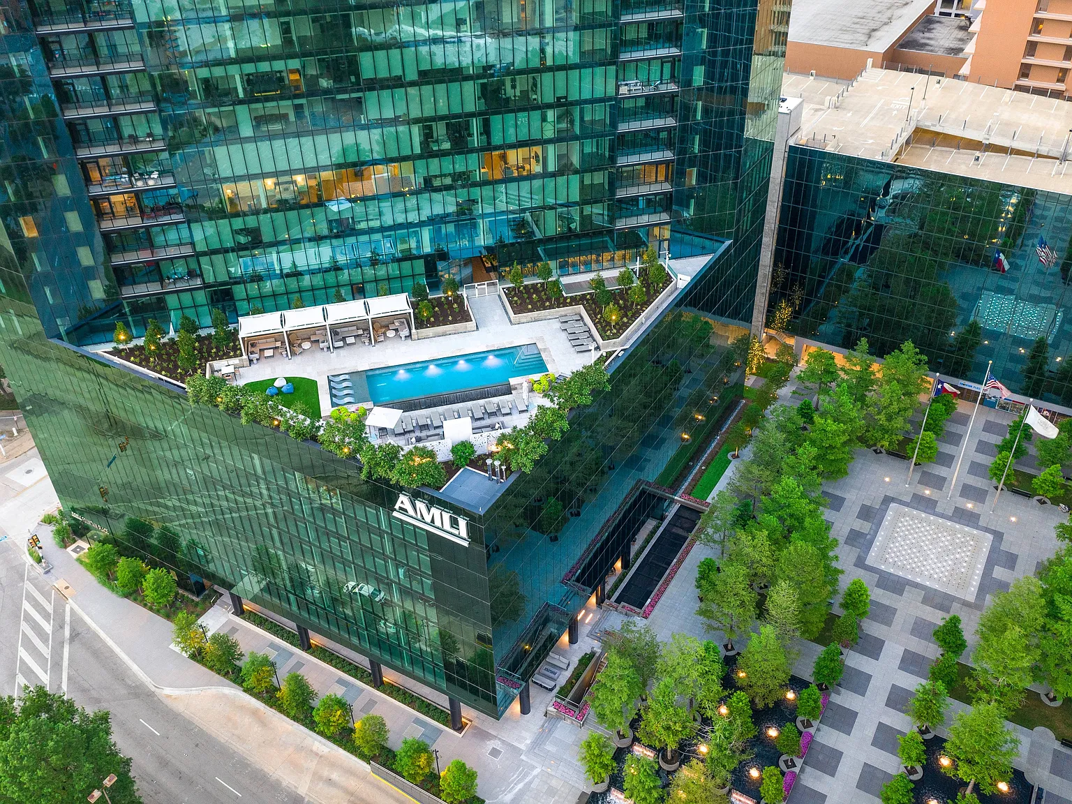 AMLI Fountain Place — Photo 1