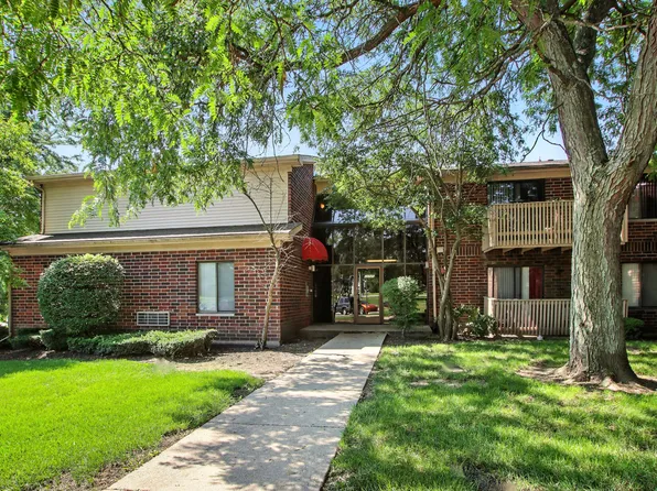 33720 N Royal Oak Ln APT 206, Grayslake, IL 60030