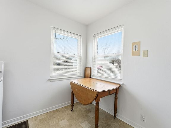 5th image of 796 E Kenworth Rd