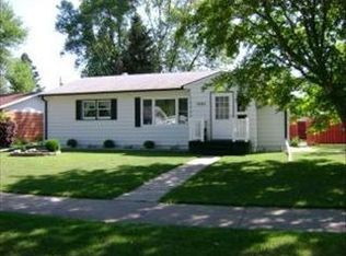 1443 16th St, Grand Forks, ND 58201