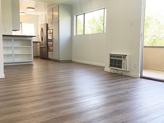 3rd image of 1446 S Canfield Ave APT 2