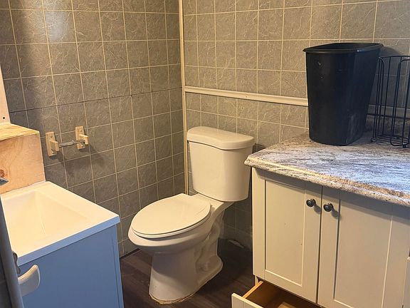 2nd image of 808 E Independence Ave