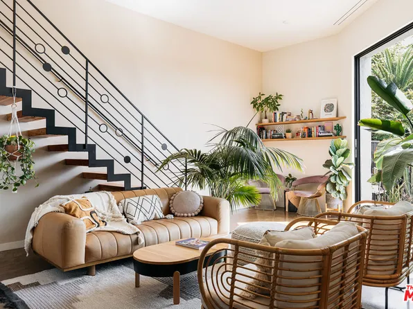 654 N Virgil Ave APT 320, Los Angeles, CA 90004