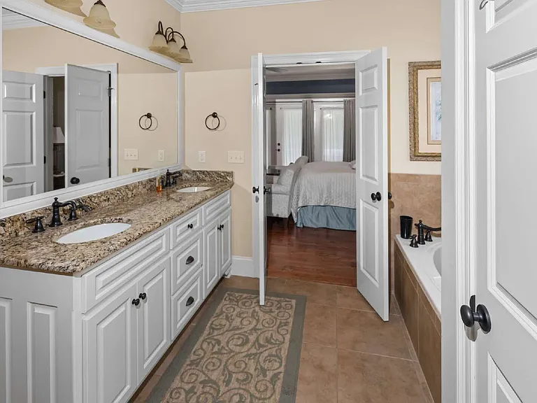 18523 Pecan Ln — Photo 8