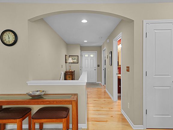5th image of 173 Woodslee Ct