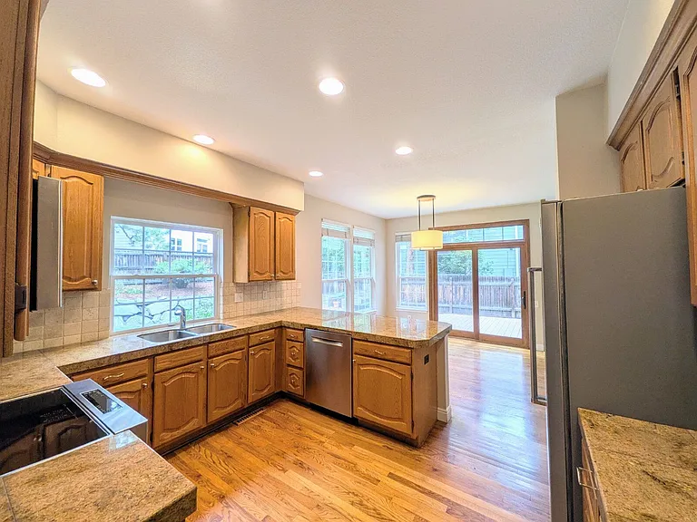 7467 Exeter Pl — Photo 6