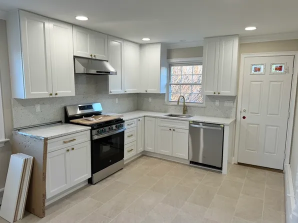 67 Brewster Ave #1, Yonkers, NY 10701