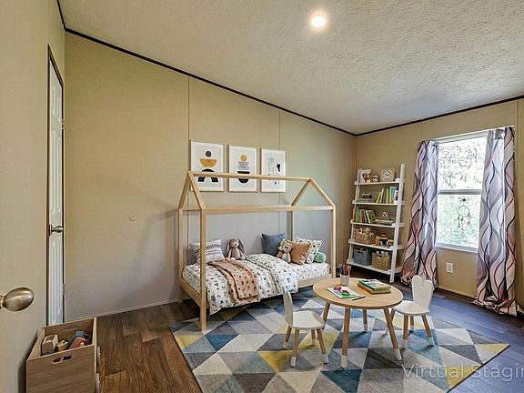 4th image of 15 Great Oak