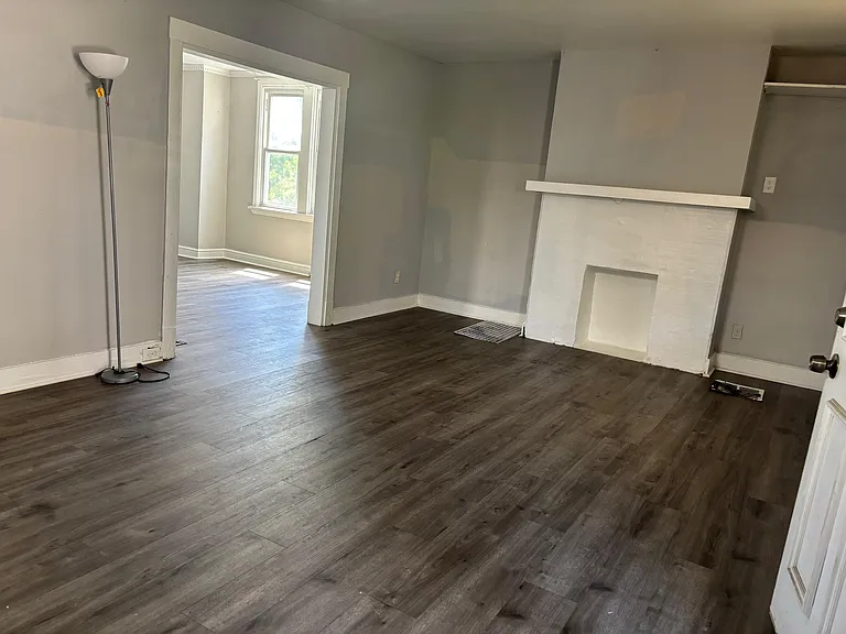 2823 Clermont Ave — Photo 11