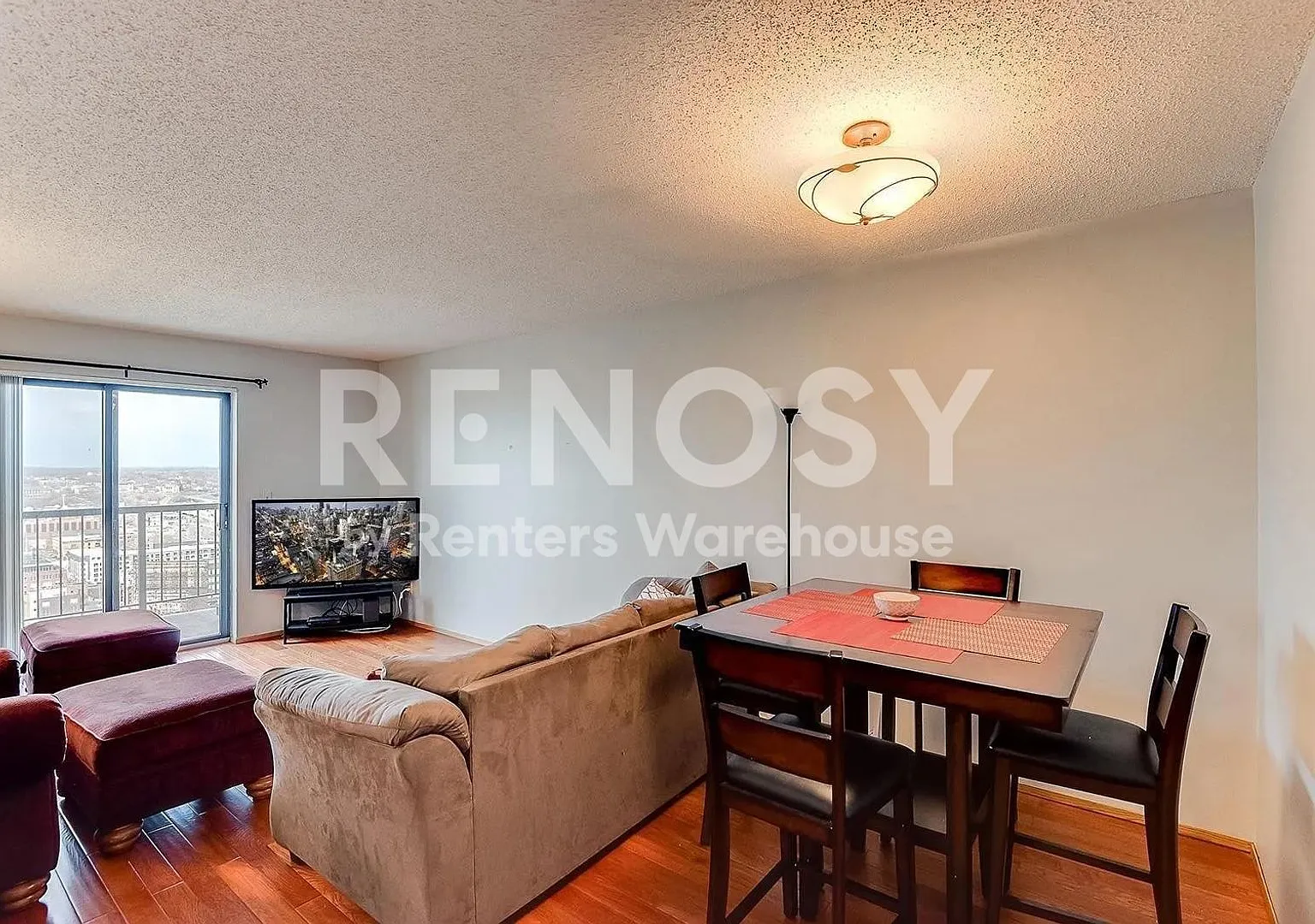 1 Bed | 1 Bath Condo in The Pointe — Photo 4