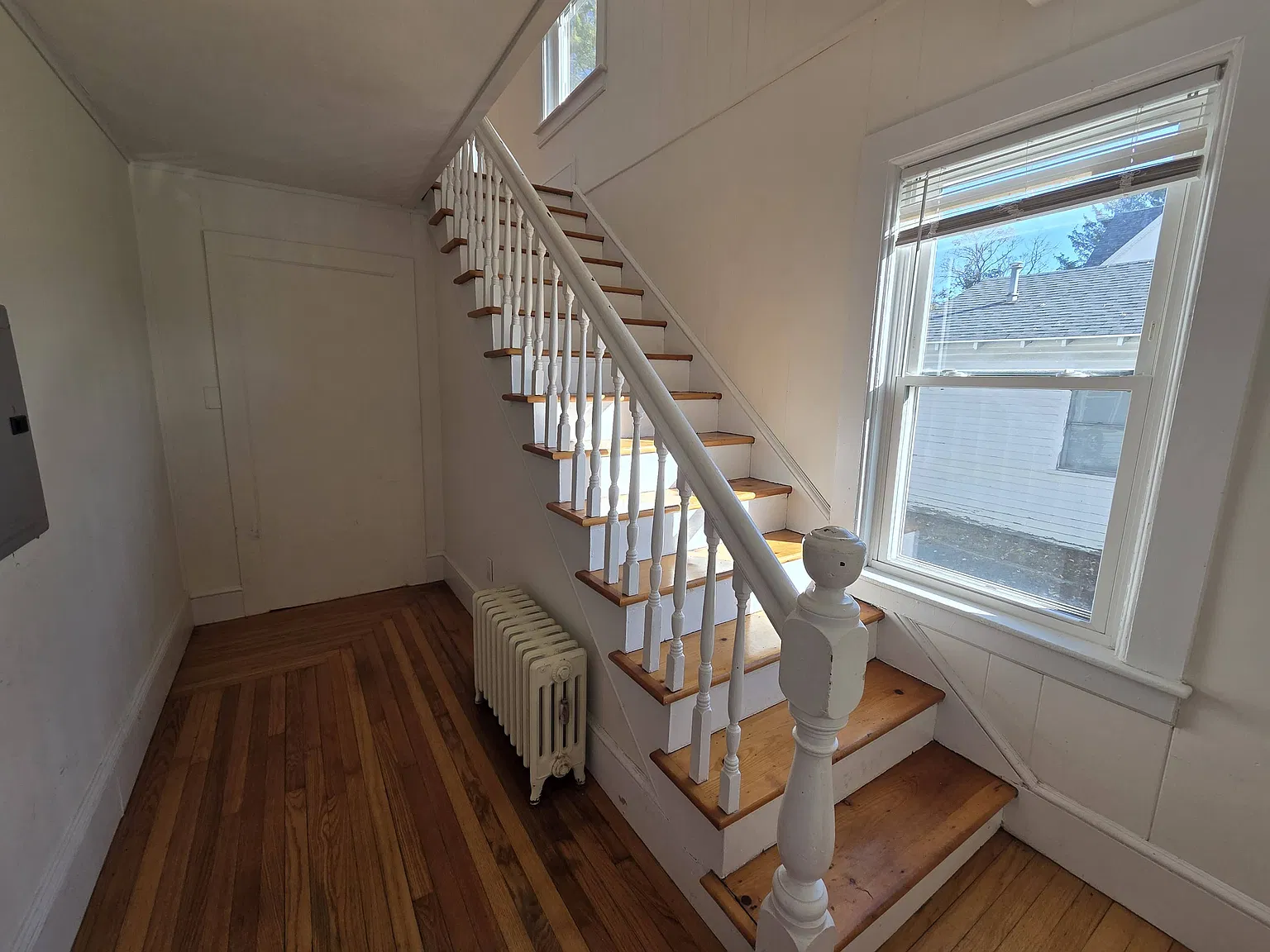 152 Russell Street - 2 — Photo 4