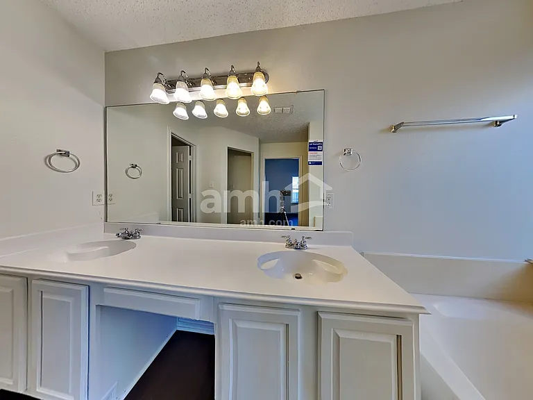 8629 Garden Springs Dr — Photo 10