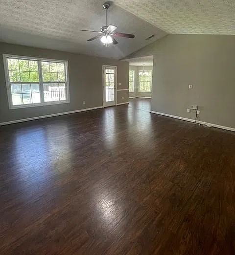 4 bed, 1781 sqft, $2,500 — Photo 2