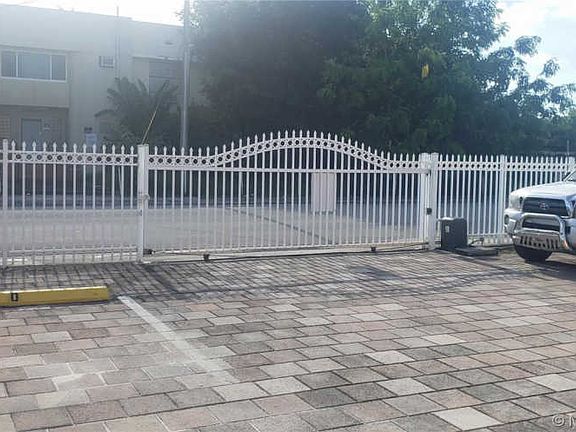 3rd image of 2720 NW 10th Ave