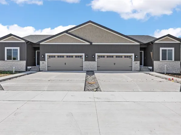 905 Eisenhower Blvd, North Liberty, IA 52317