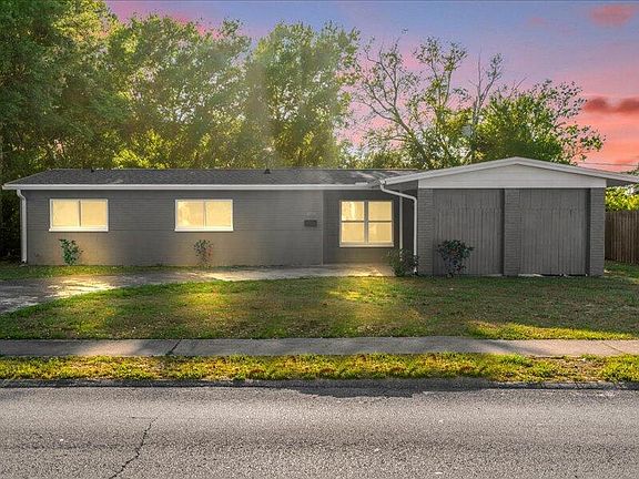 2nd image of 4830 Key Largo Dr W