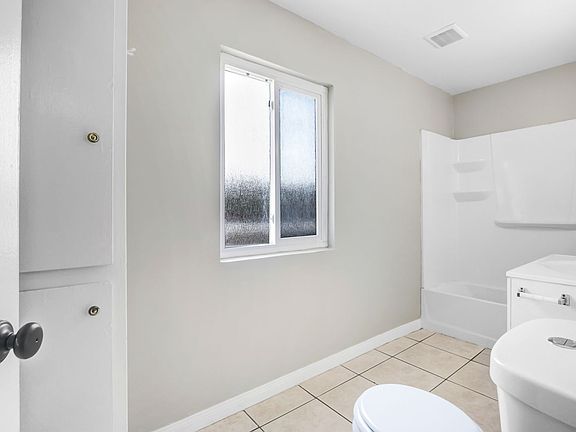 2nd image of 1518 Holly Way APT D