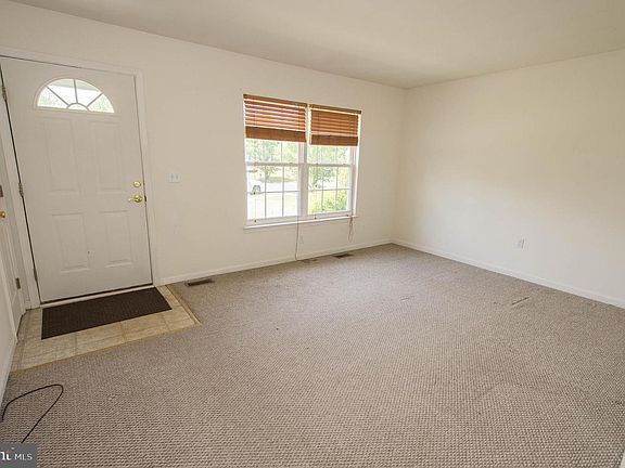 2nd image of 614 Oxford St