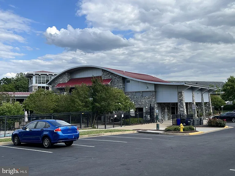 2153 Potomac Club Pkwy — Photo 19