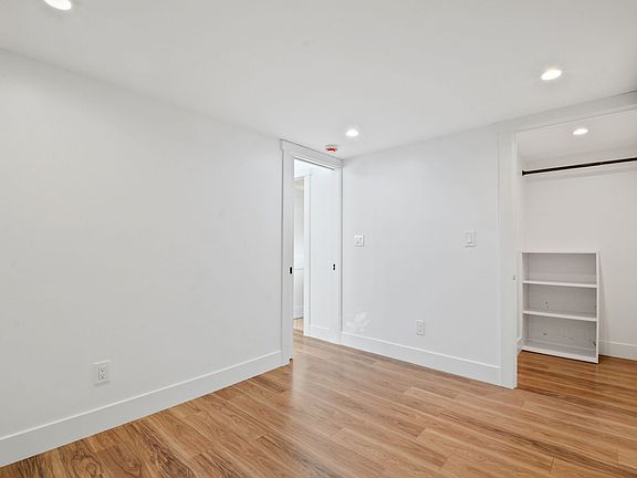 5th image of 1105 Stanford Ave